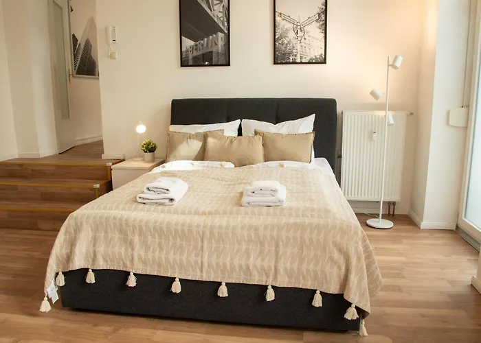 Homely Berlin - Spacious Flat Quiet, Friedrichstrasse, River