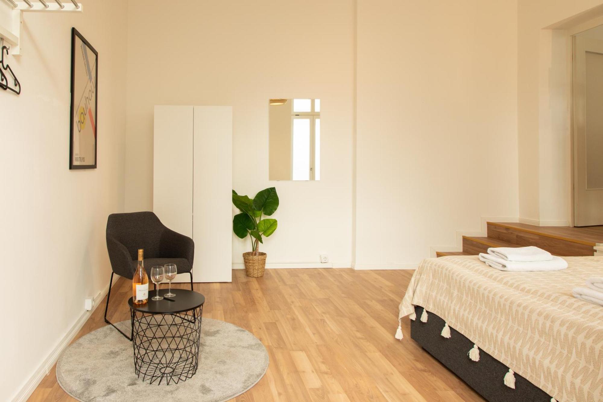 Homely - Spacious Flat Quiet, Friedrichstrasse, River Апартаменты