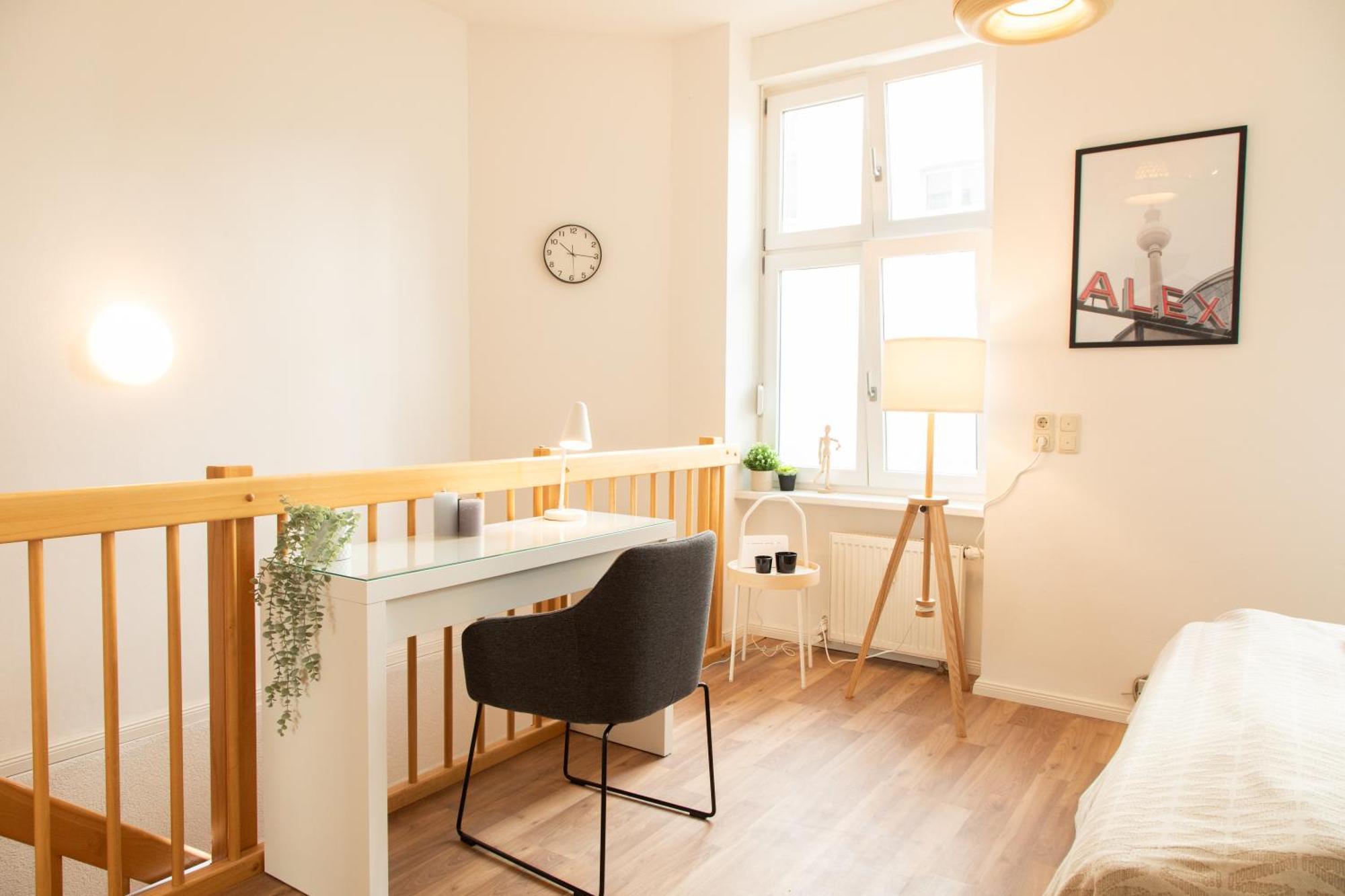 Homely - Spacious Flat Quiet, Friedrichstrasse, River Апартаменты *